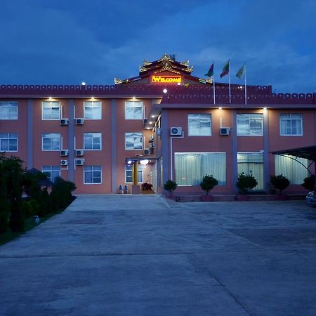 Myat Nan Taw Hotel Loi-kaw Exterior foto