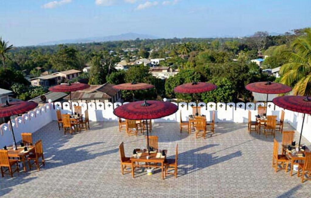 Myat Nan Taw Hotel Loi-kaw Exterior foto