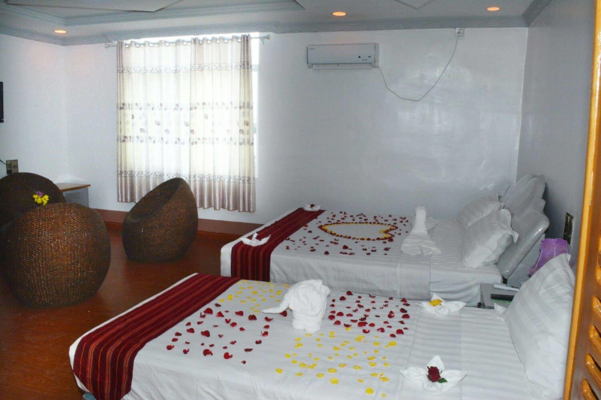 Myat Nan Taw Hotel Loi-kaw Exterior foto